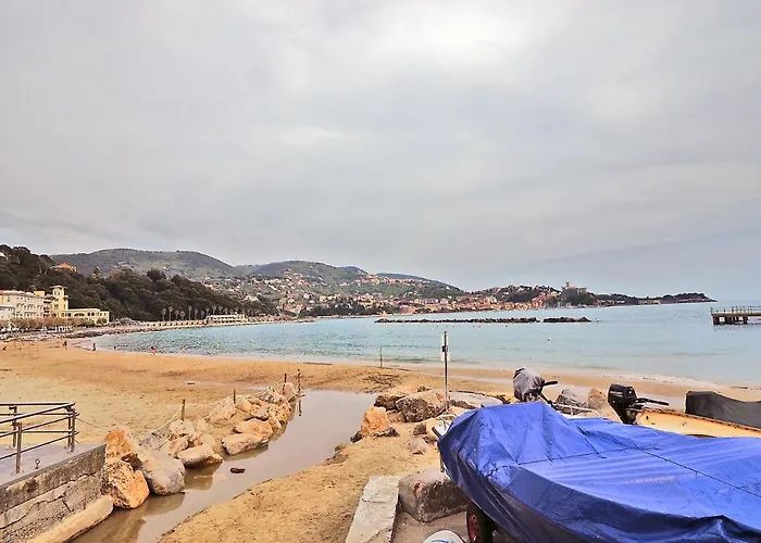 A Sante Lägenhet Lerici